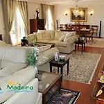 Villa Ourmadeira - Luzia